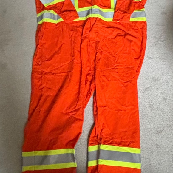 Wildrose Garments Fire Resistant Hi-Viz Traffic Safety Coverall - NEW 68 Tall - Picture 2 of 7